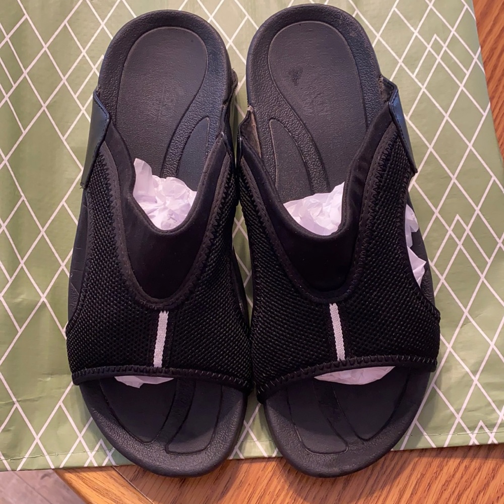 Gently worn DANSKIN NOW women’s sandals